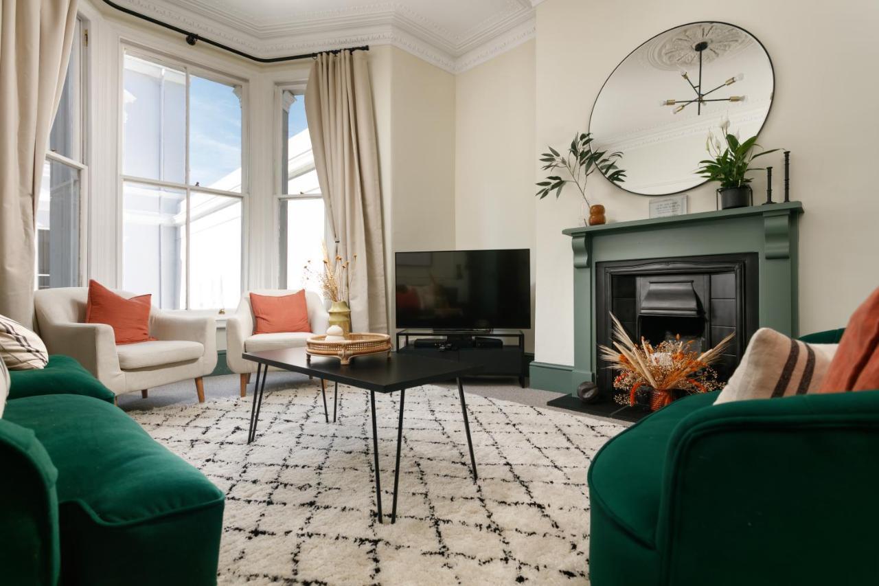 New Luxury For 2024 - Central Plymouth House - Sleeps 10 - Access To Plymouth Town - Close To The Barbican - Pets Welcome - Parking Available - By Luxe Living By Sophia Екстер'єр фото