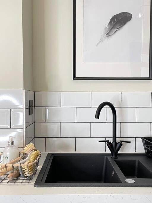 New Luxury For 2024 - Central Plymouth House - Sleeps 10 - Access To Plymouth Town - Close To The Barbican - Pets Welcome - Parking Available - By Luxe Living By Sophia Екстер'єр фото