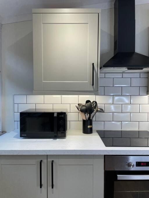 New Luxury For 2024 - Central Plymouth House - Sleeps 10 - Access To Plymouth Town - Close To The Barbican - Pets Welcome - Parking Available - By Luxe Living By Sophia Екстер'єр фото