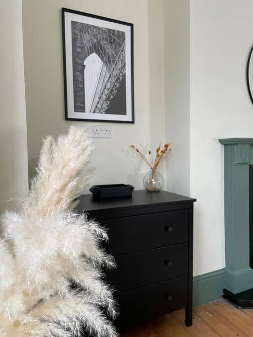 New Luxury For 2024 - Central Plymouth House - Sleeps 10 - Access To Plymouth Town - Close To The Barbican - Pets Welcome - Parking Available - By Luxe Living By Sophia Екстер'єр фото