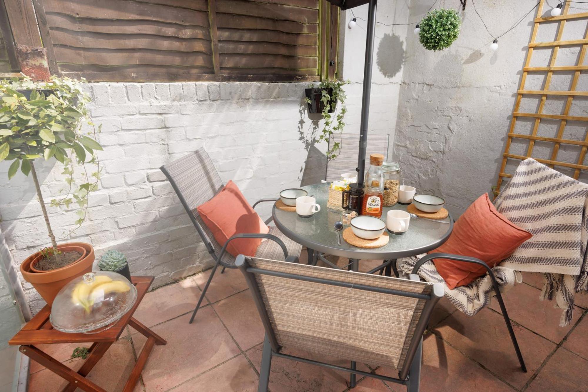 New Luxury For 2024 - Central Plymouth House - Sleeps 10 - Access To Plymouth Town - Close To The Barbican - Pets Welcome - Parking Available - By Luxe Living By Sophia Екстер'єр фото