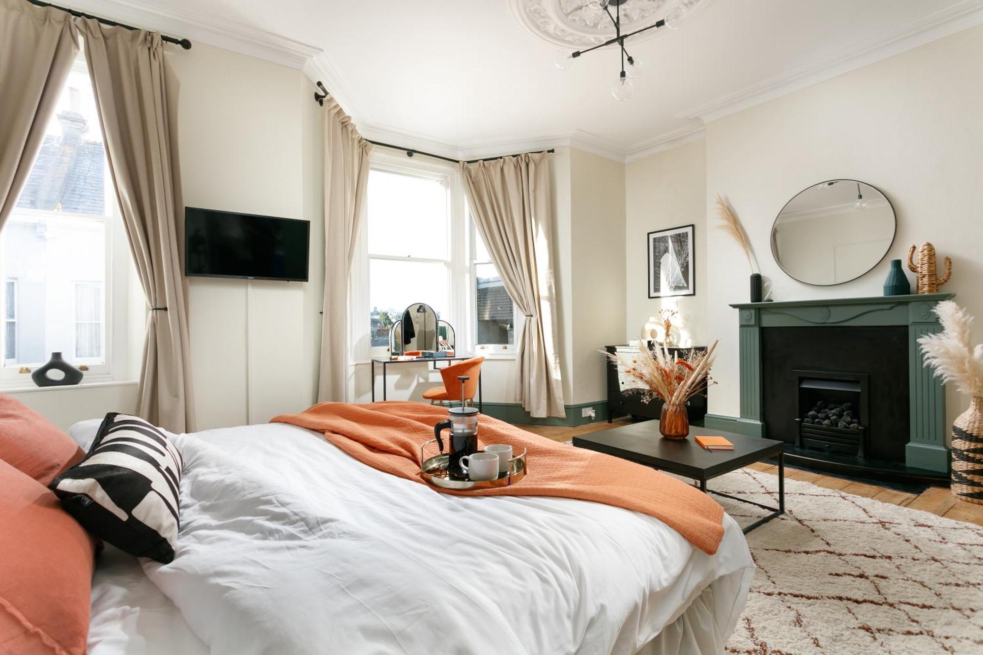 New Luxury For 2024 - Central Plymouth House - Sleeps 10 - Access To Plymouth Town - Close To The Barbican - Pets Welcome - Parking Available - By Luxe Living By Sophia Екстер'єр фото